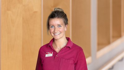 Portrait von Frau Carmen Neudecker, Physiotherapeutin der DR. ERLER REHA.