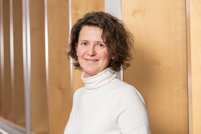 Stefanie Endres Portrait von Frau Stefanie Endres, Pflegedienstleitung in den DR. ERLER KLINIKEN.