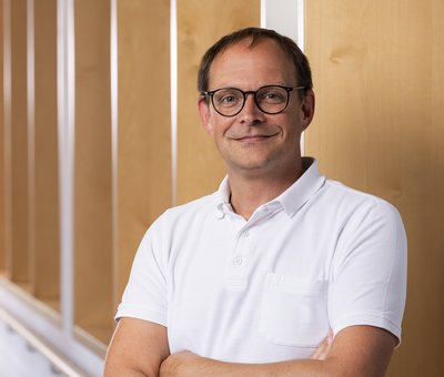 Marius Pickhardt-Tzschentke Portrait von Herrn Marius Pickhardt-Tzschentke, Leitung der OP-Koordination in den DR. ERLER KLINIKEN.